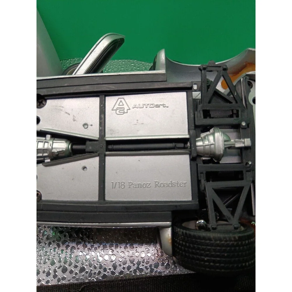 Panoz AIV Roadster Silver 1/18 AutoArt Performance Diecast as is